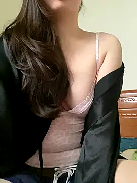 Snapshot of Ruby_bear chatting on December 14, 2025, 5:57 am Ruby bear online show from December 14, 2025, 5:57 am