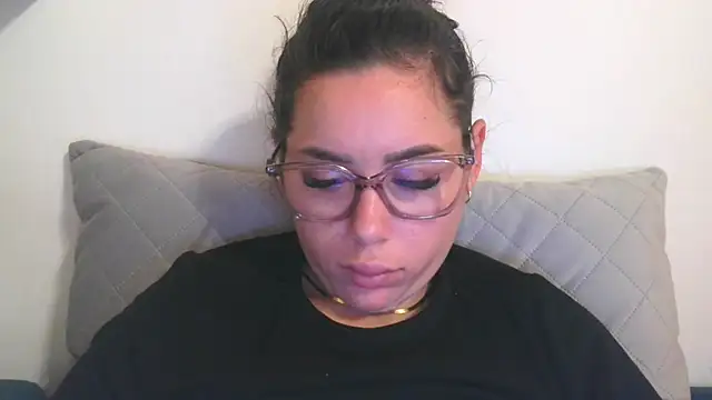 LovelyJulliette online show from November 26, 2025, 2:40 pm