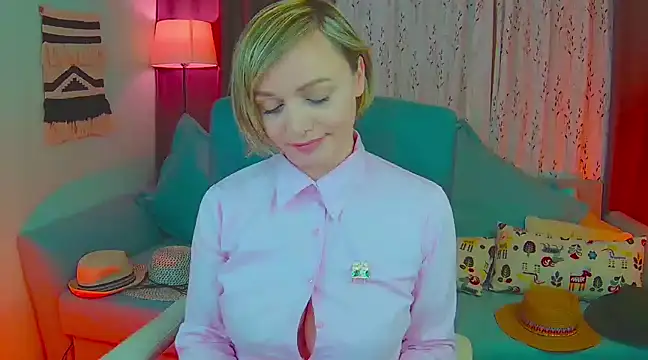 NandiSmile online show from March 7, 2025, 4:33 pm