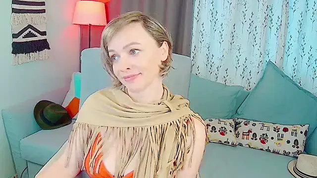 NandiSmile online show from December 3, 2025, 8:56 am