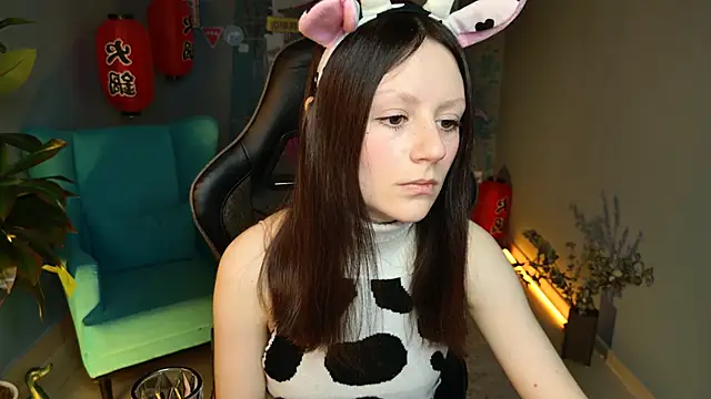 Snapshot of VeliraBraitberg chatting on December 20, 2024, 5:04 am VeliraBraitberg online show from December 20, 2024, 5:04 am