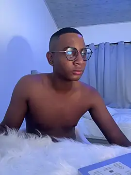 Arwens bell08 online show from February 9, 2025, 7:27 am