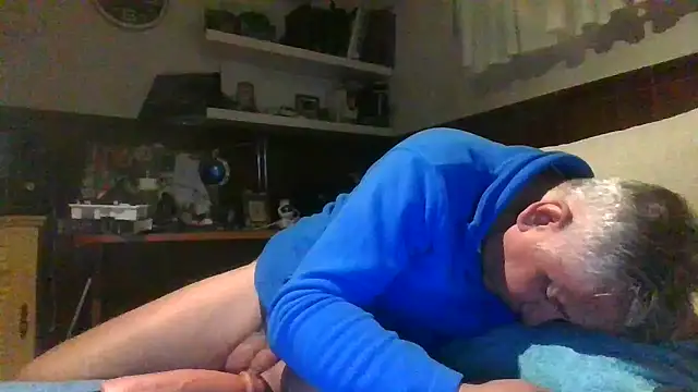 Snapshot of fransexdol chatting on January 2, 2025, 1:06 am fransexdol online show from January 2, 2025, 1:06 am