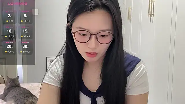 rose-u online show from October 8, 2025, 2:31 am