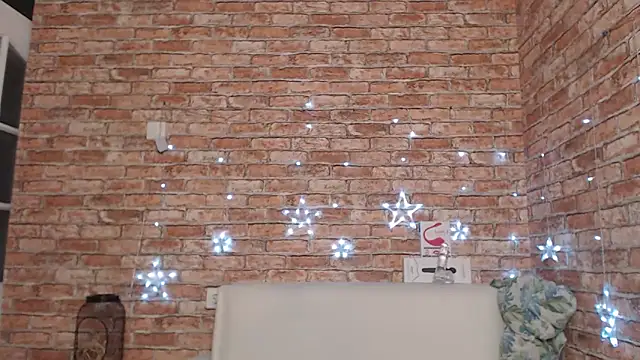 Amelia Kiss  online show from September 12, 2025, 12:33 am