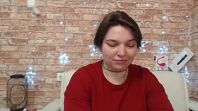 Amelia Kiss  online show from February 19, 2026, 12:50 am