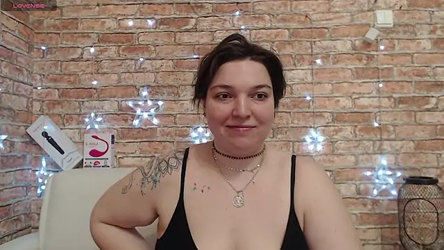 Amelia Kiss  online show from March 7, 2026, 12:51 am