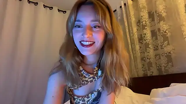 SirenaBelle online show from March 8, 2026, 1:37 pm