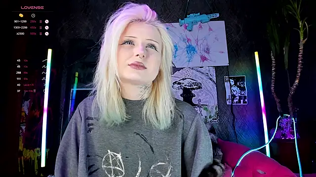 little grinch666 online show from February 22, 2025, 8:20 pm