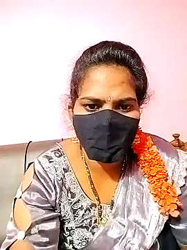 Snapshot of melina214 chatting on December 3, 2024, 4:36 am melina214 online show from December 3, 2024, 4:36 am