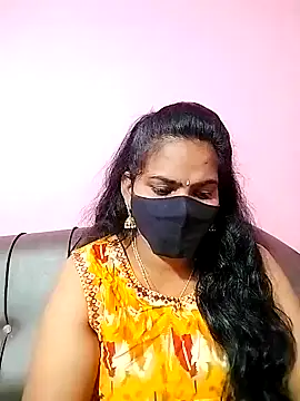 Snapshot of melina214 chatting on December 5, 2024, 4:34 pm melina214 online show from December 5, 2024, 4:34 pm