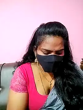 Snapshot of melina214 chatting on December 9, 2024, 3:29 am melina214 online show from December 9, 2024, 3:29 am