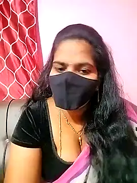 Snapshot of melina214 chatting on December 16, 2024, 4:49 pm melina214 online show from December 16, 2024, 4:49 pm