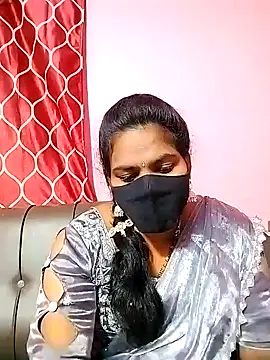 Snapshot of melina214 chatting on December 19, 2024, 6:23 pm melina214 online show from December 19, 2024, 6:23 pm