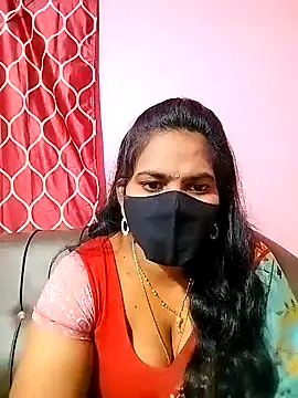 Snapshot of melina214 chatting on December 26, 2024, 5:19 pm melina214 online show from December 26, 2024, 5:19 pm