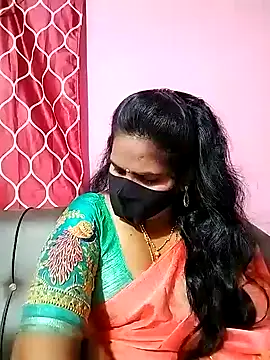 Snapshot of melina214 chatting on December 29, 2024, 4:51 pm melina214 online show from December 29, 2024, 4:51 pm