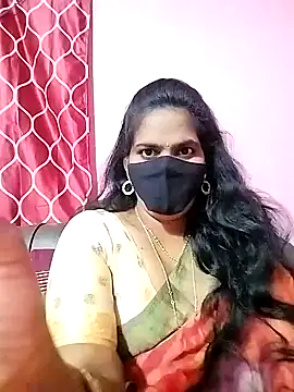 Snapshot of melina214 chatting on January 3, 2025, 4:48 pm melina214 online show from January 3, 2025, 4:48 pm