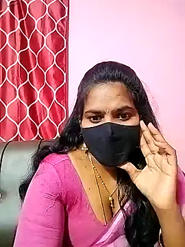 Snapshot of melina214 chatting on January 7, 2025, 4:48 pm melina214 online show from January 7, 2025, 4:48 pm