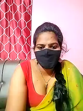 Snapshot of melina214 chatting on January 18, 2025, 5:04 pm melina214 online show from January 18, 2025, 5:04 pm