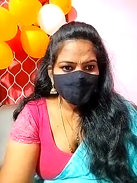 Snapshot of melina214 chatting on February 26, 2025, 3:10 am melina214 online show from February 26, 2025, 3:10 am