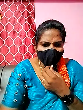 Snapshot of melina214 chatting on March 3, 2025, 4:35 pm melina214 online show from March 3, 2025, 4:35 pm