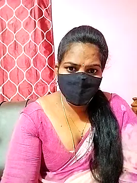 Snapshot of melina214 chatting on March 5, 2025, 5:18 pm melina214 online show from March 5, 2025, 5:18 pm