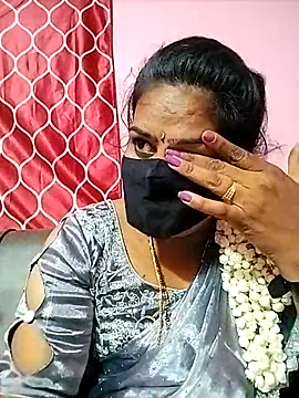 Snapshot of melina214 chatting on March 12, 2025, 5:38 pm melina214 online show from March 12, 2025, 5:38 pm