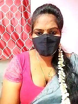 Snapshot of melina214 chatting on March 20, 2025, 4:42 pm melina214 online show from March 20, 2025, 4:42 pm