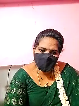 Snapshot of melina214 chatting on September 15, 2025, 3:39 am melina214 online show from September 15, 2025, 3:39 am