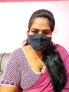 Snapshot of melina214 chatting on December 2, 2025, 3:34 am melina214 online show from December 2, 2025, 3:34 am