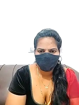 Snapshot of melina214 chatting on January 6, 2026, 3:32 am melina214 online show from January 6, 2026, 3:32 am