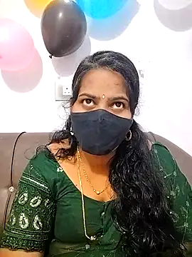 Snapshot of melina214 chatting on January 7, 2026, 4:59 am melina214 online show from January 7, 2026, 4:59 am