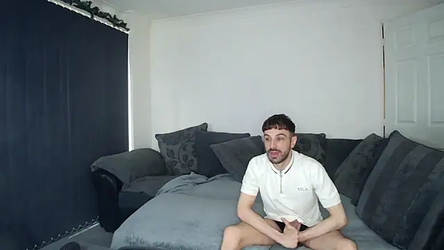 twotwinkhusbandss online show from December 13, 2024, 1:12 pm