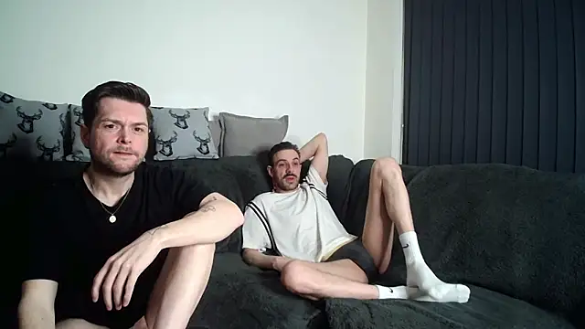 Snapshot of twotwinkhusbandss chatting on February 7, 2026, 9:40 pm twotwinkhusbandss online show from February 7, 2026, 9:40 pm