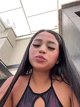 Juli Walker online show from December 12, 2024, 3:48 pm