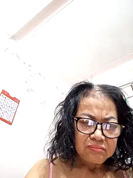 Hotestlove online show from November 15, 2025, 2:24 pm