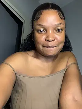 slimcateee online show from March 5, 2025, 7:27 pm