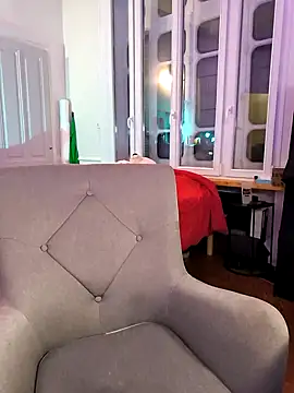 Snapshot of emma4xxx chatting on December 3, 2024, 8:17 pm emma4xxx online show from December 3, 2024, 8:17 pm