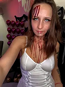 emma4xxx online show from October 31, 2025, 8:32 pm