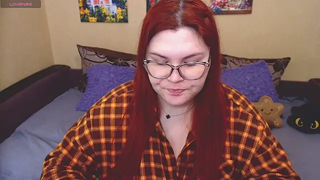 Snapshot of JuliaKeln chatting on April 18, 2026, 8:18 am JuliaKeln online show from April 18, 2026, 8:18 am
