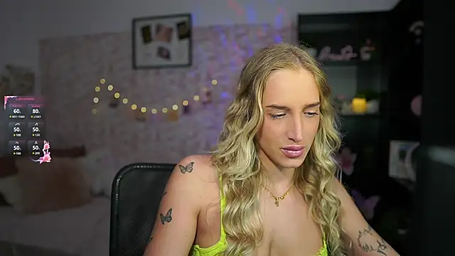 Nicolette  Shea  online show from March 11, 2025, 9:13 am