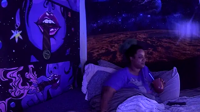 AutumnHart online show from January 29, 2025, 2:10 pm