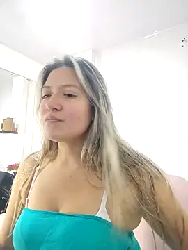 valeriahunter1 online show from March 13, 2026, 10:27 pm