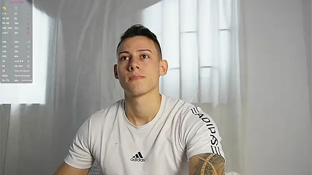 Snapshot of Muscle_King_Cum chatting on January 6, 2026, 3:05 pm Muscle King Cum online show from January 6, 2026, 3:05 pm