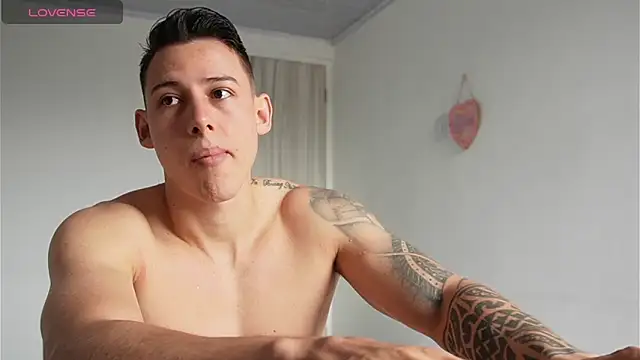 Muscle King Cum online show from April 18, 2026, 2:21 pm