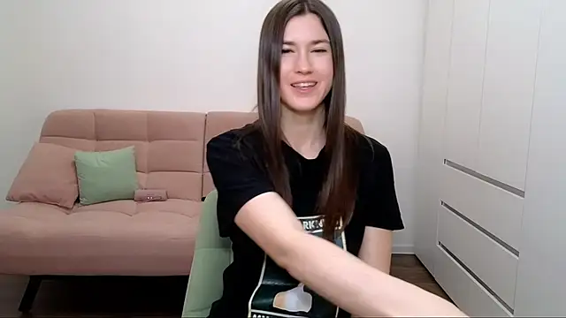 AliciaNewell online show from February 25, 2025, 12:03 pm