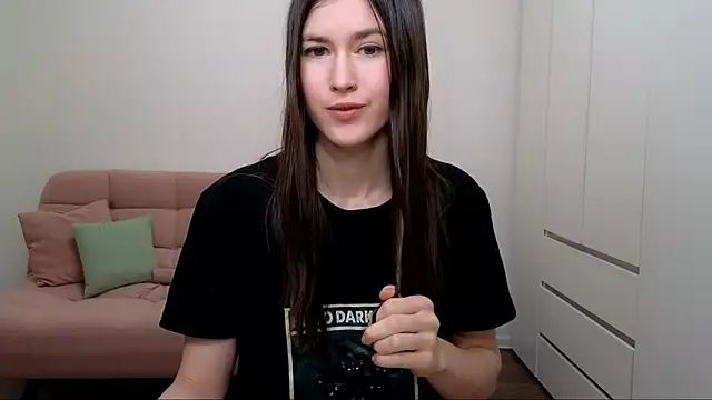 AliciaNewell online show from March 10, 2025, 12:37 pm