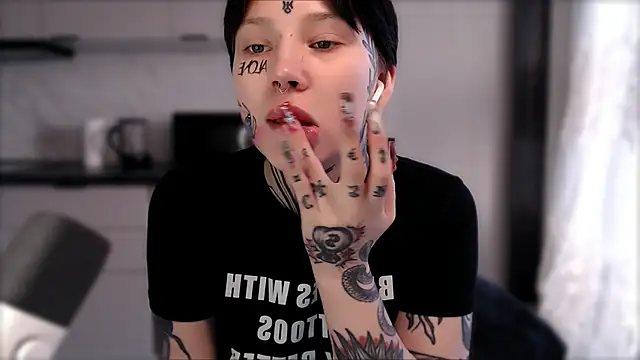 tradishka online show from February 15, 2025, 1:49 pm