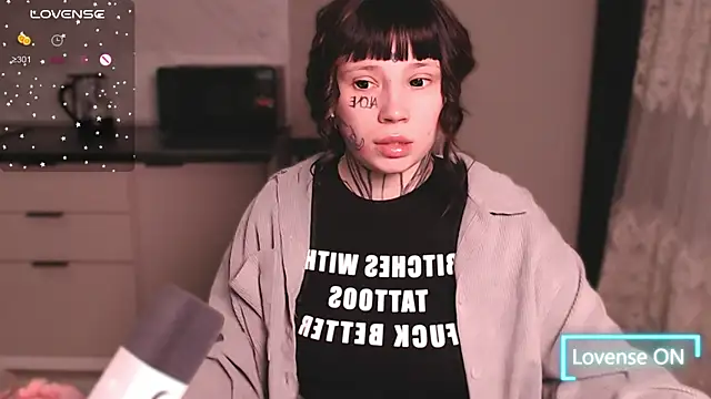 tradishka online show from March 17, 2025, 10:28 pm