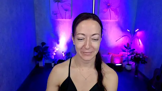 kimberlyray777 online show from March 8, 2025, 11:37 am